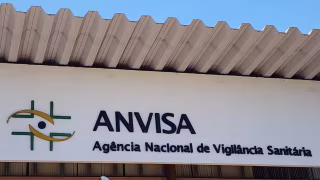 Anvisa manda recolher gel íntimo falsificado e proíbe venda de cosméticos e produtos de limpeza