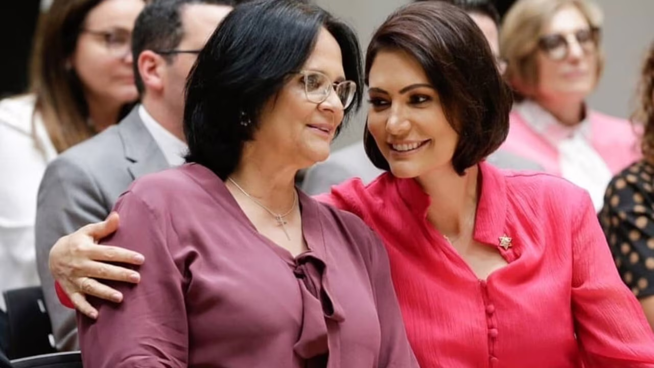 Damares Alves e Michelle Bolsonaro em 2020