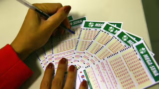 Mega-Sena sorteia R$ 82 milhões neste sábado; apostas vão até as 20h