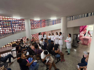 Timóteo recebe Carreta Saúde da Mulher durante o Outubro Rosa
