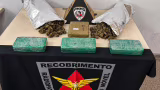Três homens são presos com barras de crack, maconha e skunk em João Monlevade