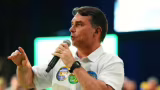 Plano de governo de Flávio Bolsonaro prevê corte de ministérios, mudanças no STF e endurecimento de penas