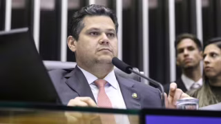 Alcolumbre admite acelerar votação do fim da escala 6x1 mesmo sem 54 assinaturas