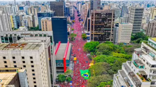 Lula reúne apoiadores em São Paulo e chama semana antes do 2º turno de decisiva