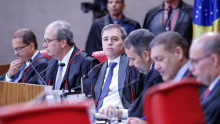 Mendonça suspende julgamento no TSE após maioria votar pela liberação de propaganda de Lula