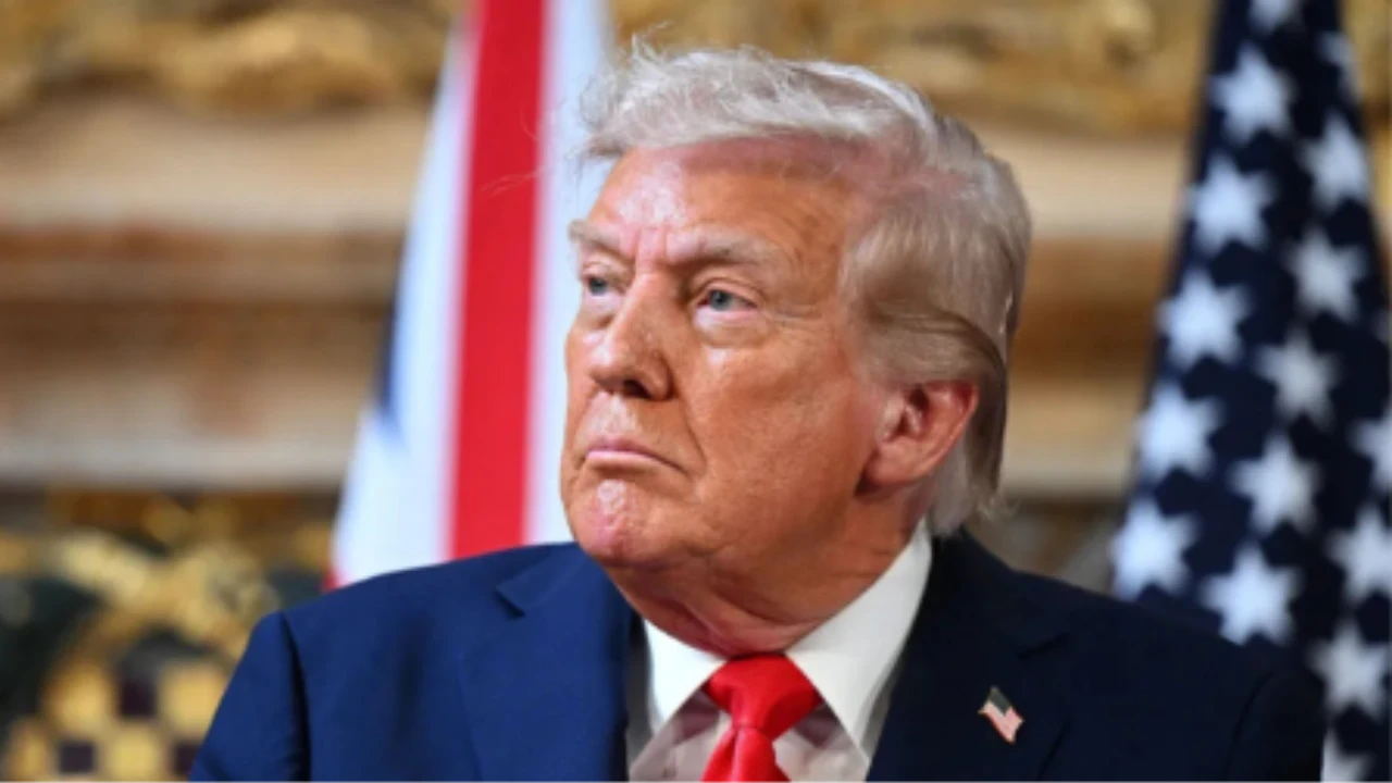 Trump autoriza operações secretas da CIA e cogita ataques militares na Venezuela