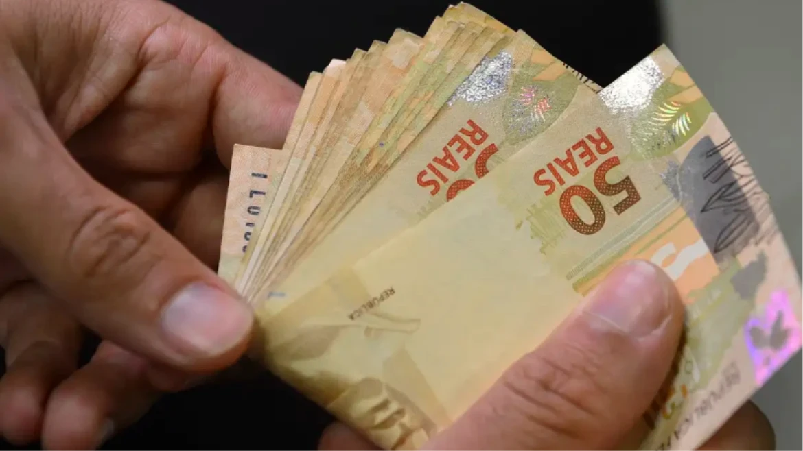 Governo libera lote extra do PIS/Pasep para 1,6 milhão de trabalhadores; saiba quem tem direito