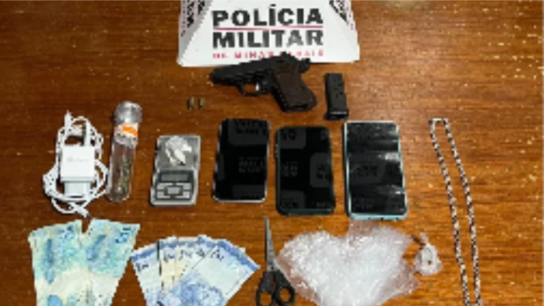 Homem é preso com arma e drogas em Abre Campo