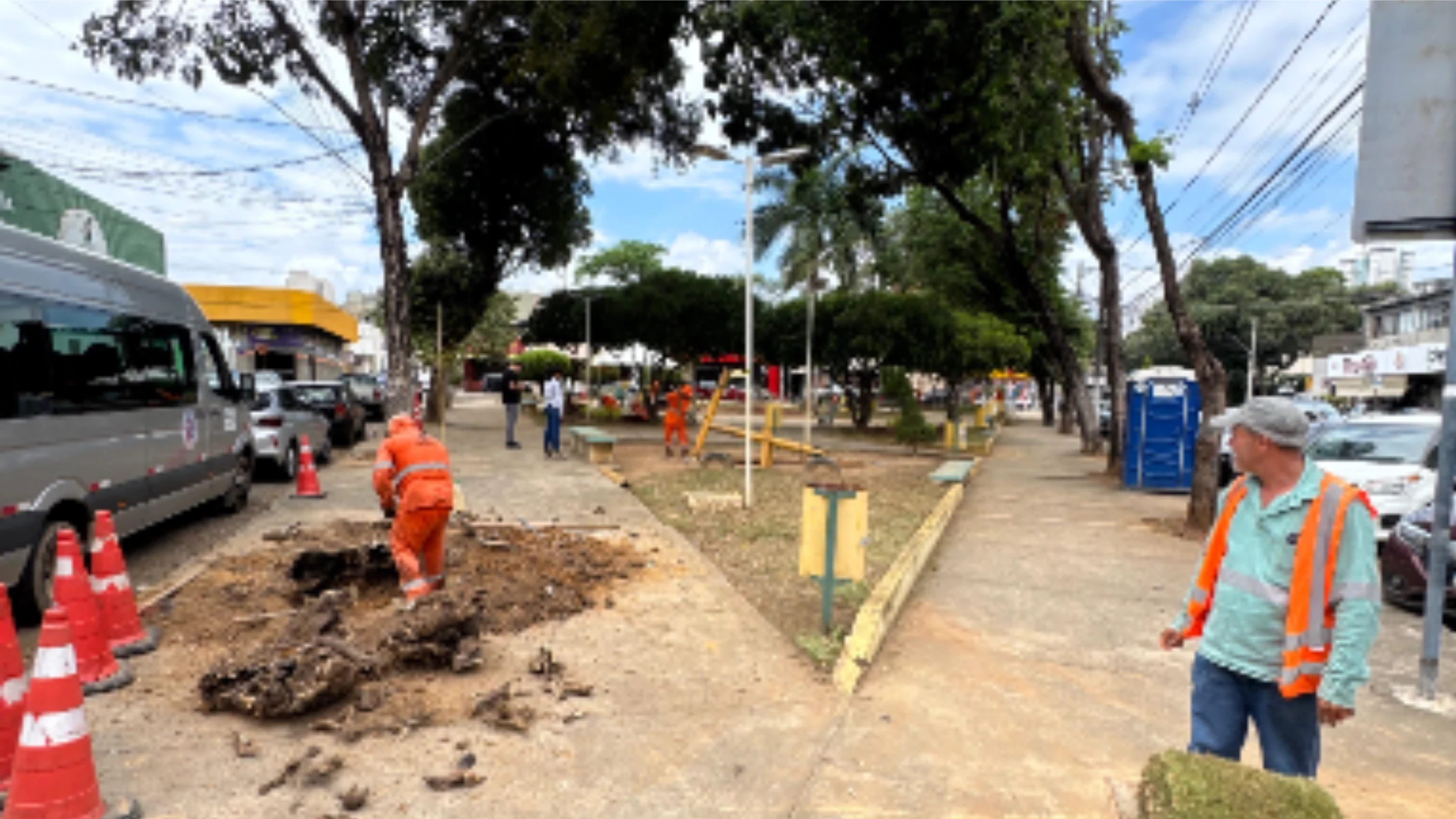 Praça do Iguaçu começa a ser revitalizada em Ipatinga