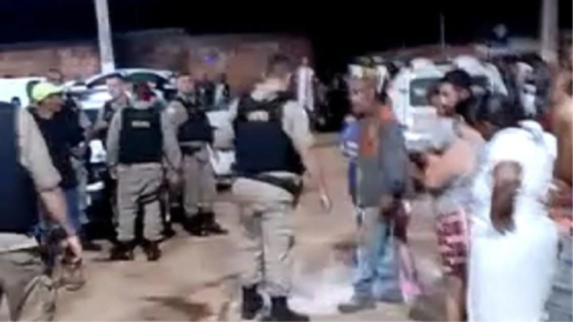 Polícia Militar prende um suspeito em flagrante após triplo homicídio; outros dois envolvidos continuam