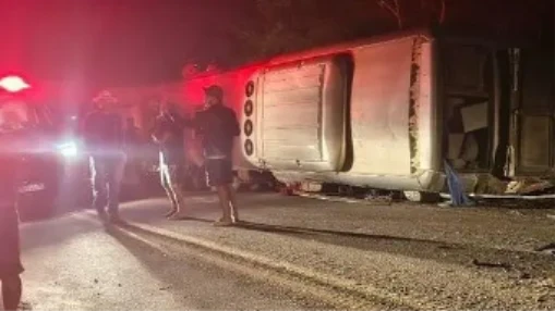 Grave acidente com ônibus deixa 15 mortos na BR-423, em Pernambuco