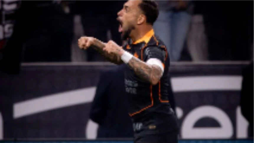 Corinthians vence Atlético-MG e se afasta da zona de rebaixamento