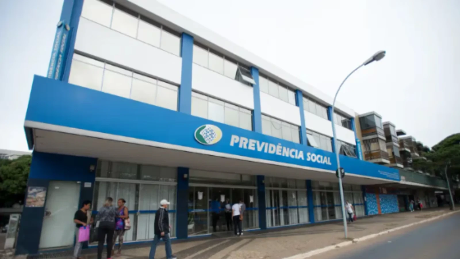 INSS tem menor quadro do ano e fila de benefícios atinge 2,6 milhões
