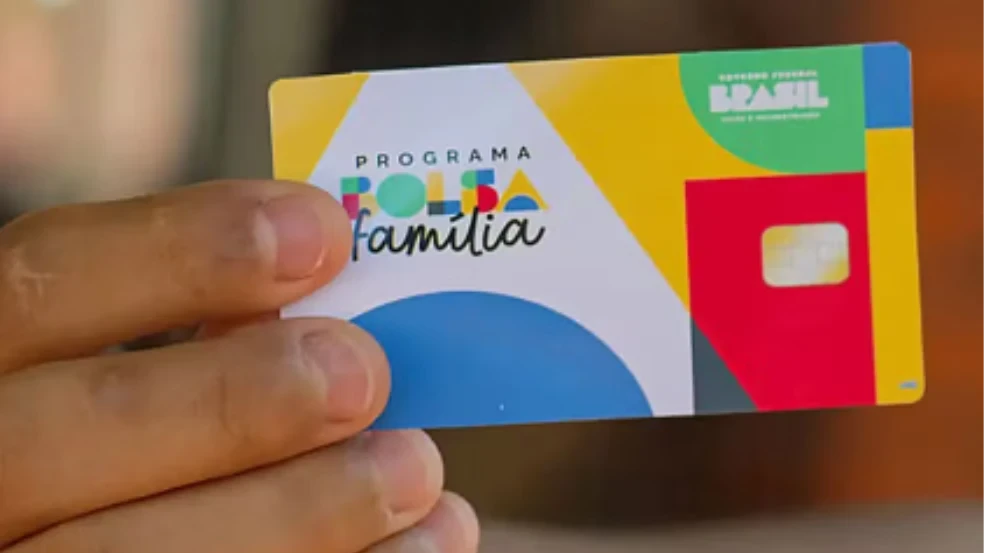 Bolsa Família de outubro 2025 começa a ser pago pela Caixa