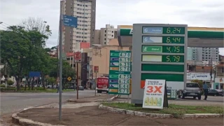 Petrobras reduz preço da gasolina em R$ 0,14 por litro para distribuidoras