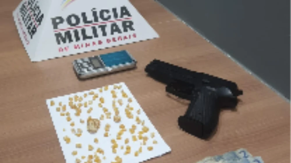 Polícia prende dois por tráfico de drogas em Manhuaçu