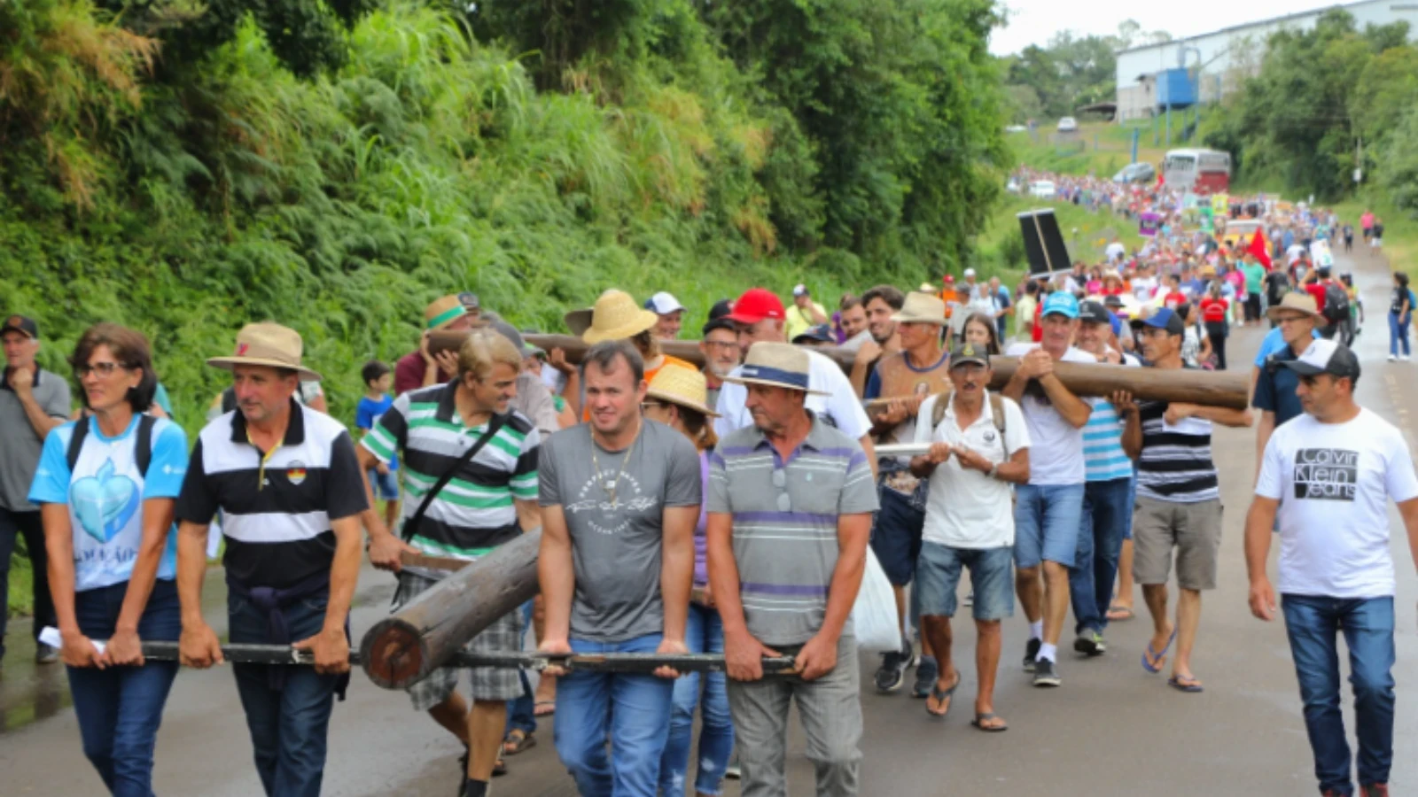 Romaria Missionária reúne fiéis em caminhada de fé e esperança em Ipatinga