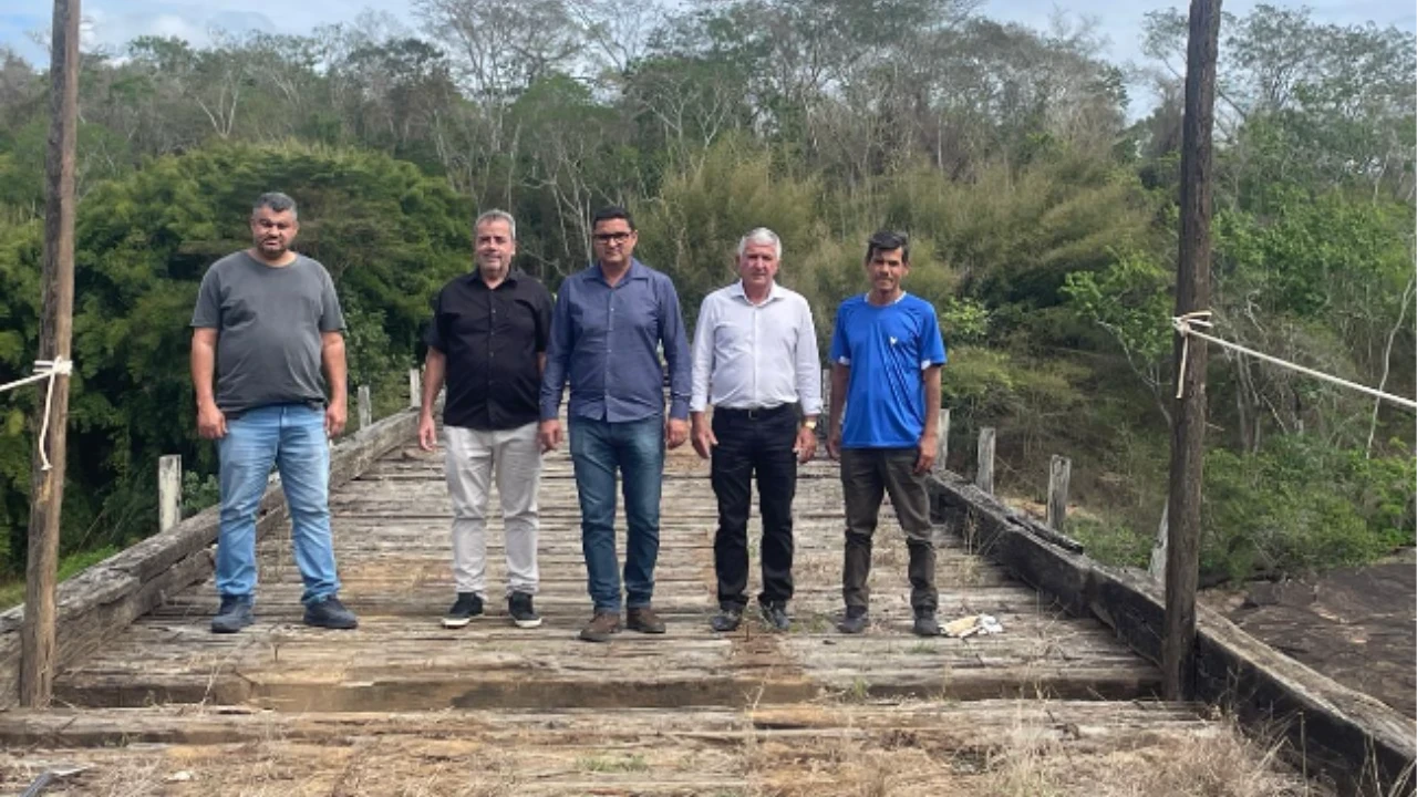 Obras de recuperação da Ponte Queimada, em Marliéria, são iniciadas após incêndio