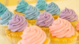 Anvisa alerta para riscos do uso de glitter não comestível em alimentos