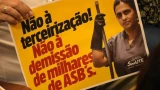 Sindicato protesta contra terceirização de auxiliares na educação em Minas