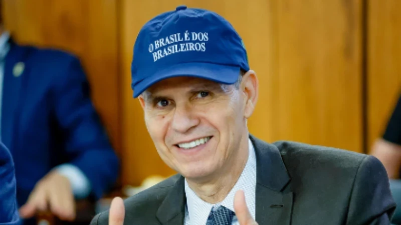 Comissão da Câmara convida ministro para explicar declarações de Lula sobre Congresso