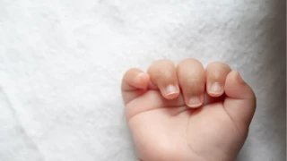 Bebê de 2 meses é resgatada após maus-tratos e abandono em  MG