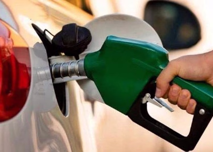 Preço da gasolina em BH apresenta diminuição menor do que o antecipado após a redução da Petrobras
