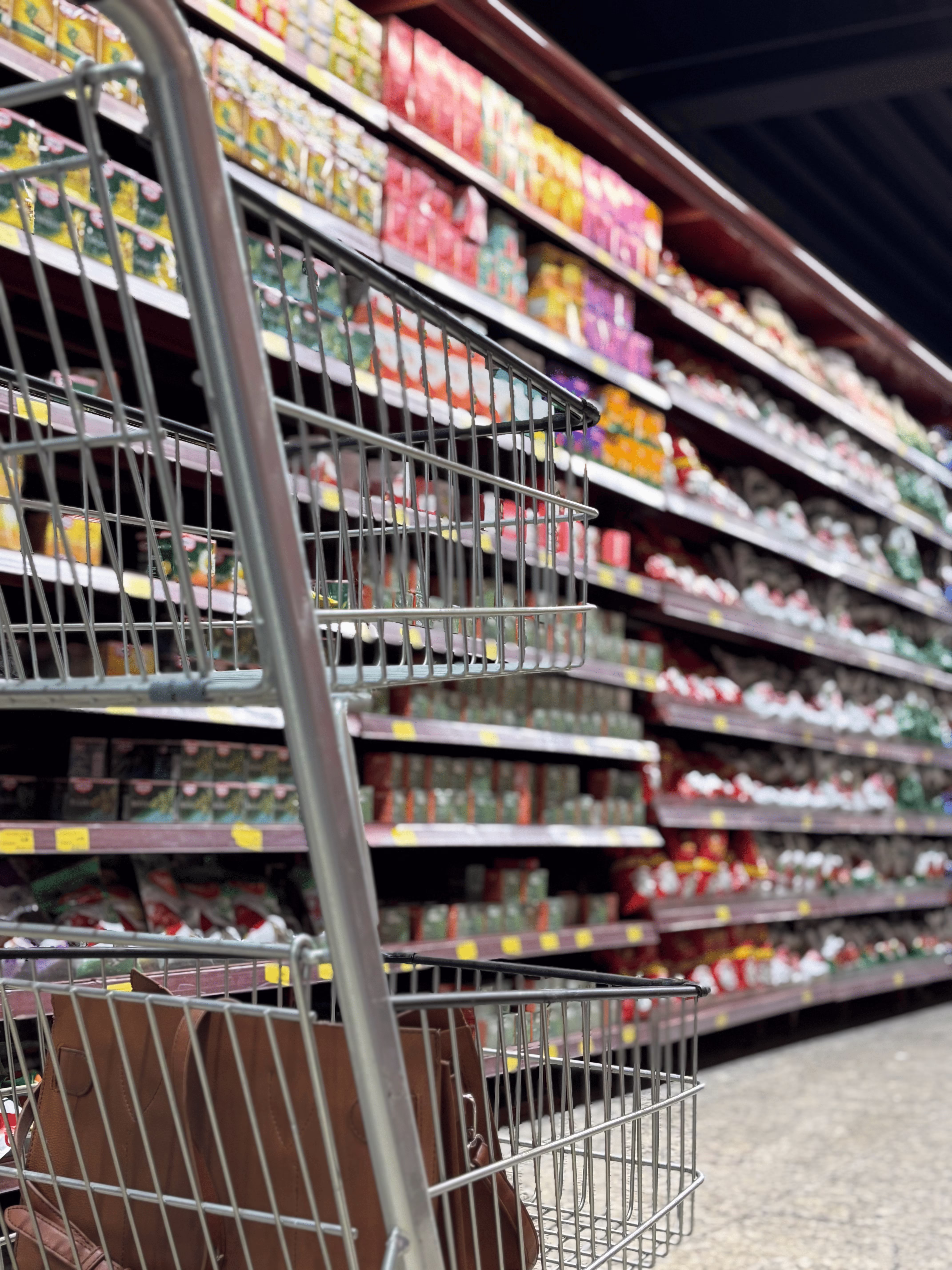 Corredor em supermercado.