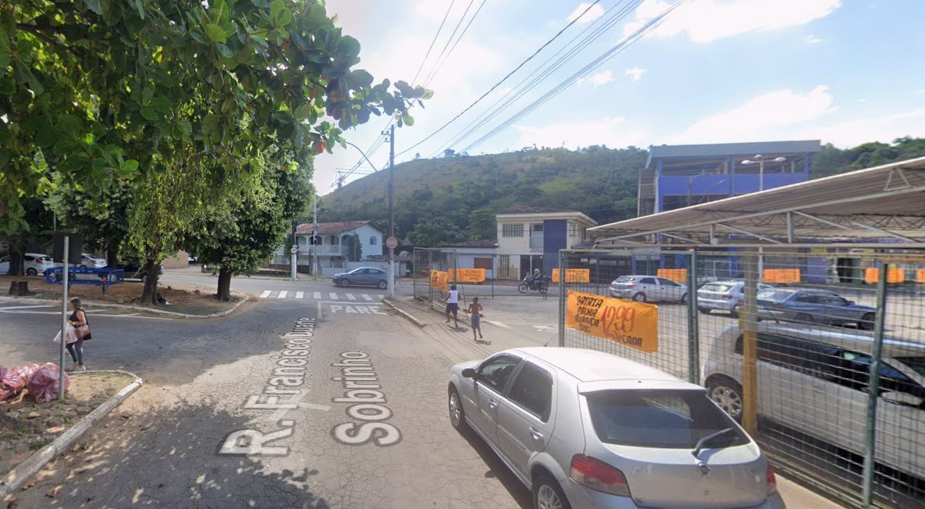 Rua Francisco Duarte Sobrinho, no bairro São José.