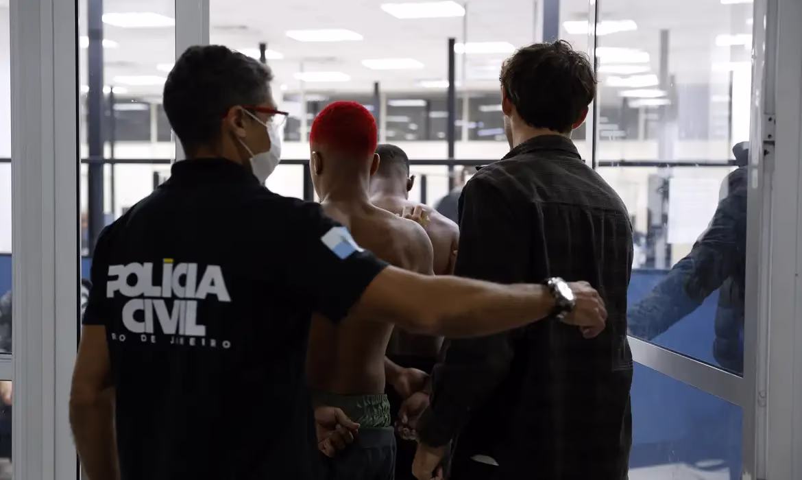 O relatório final da operação realizada nesta terça-feira aponta para ao menos 66 óbitos