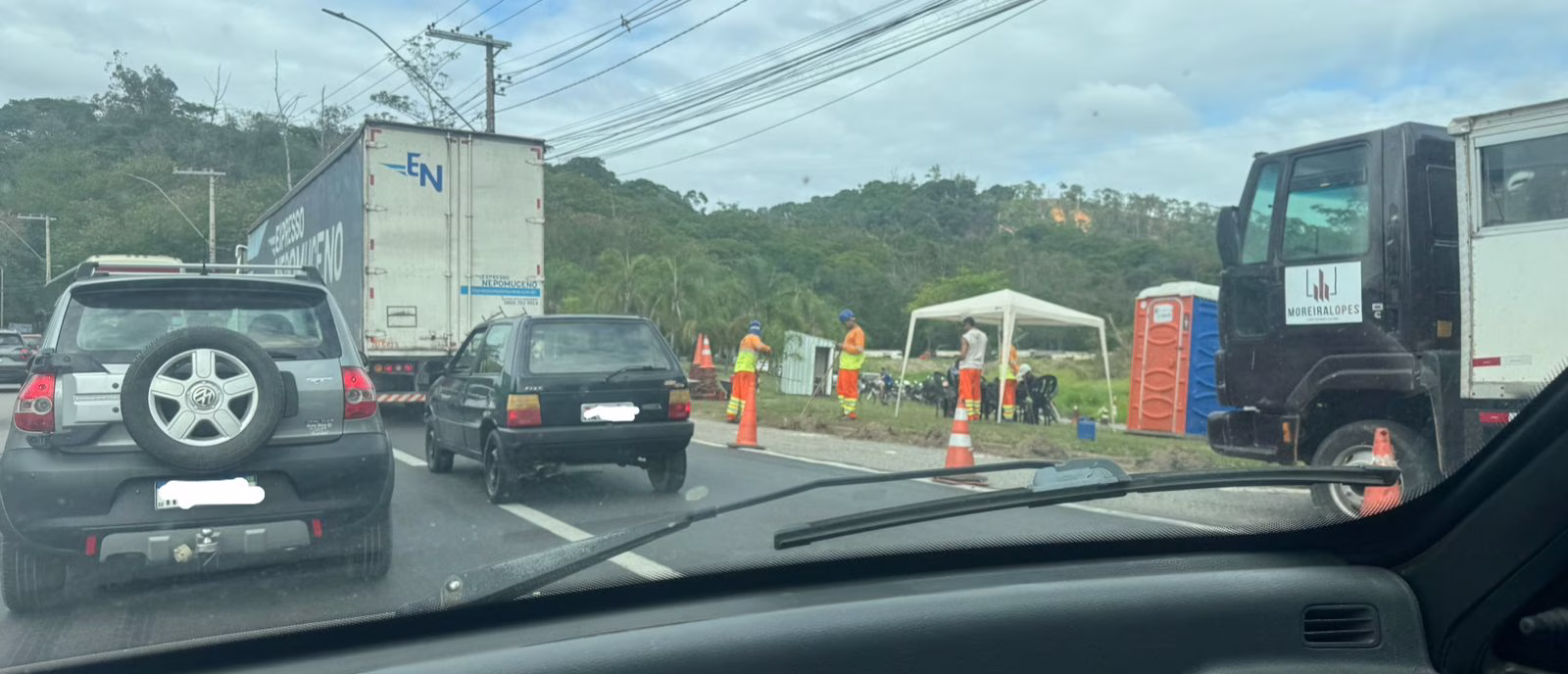 Funcionários na via exigem maior cautela dos motoristas