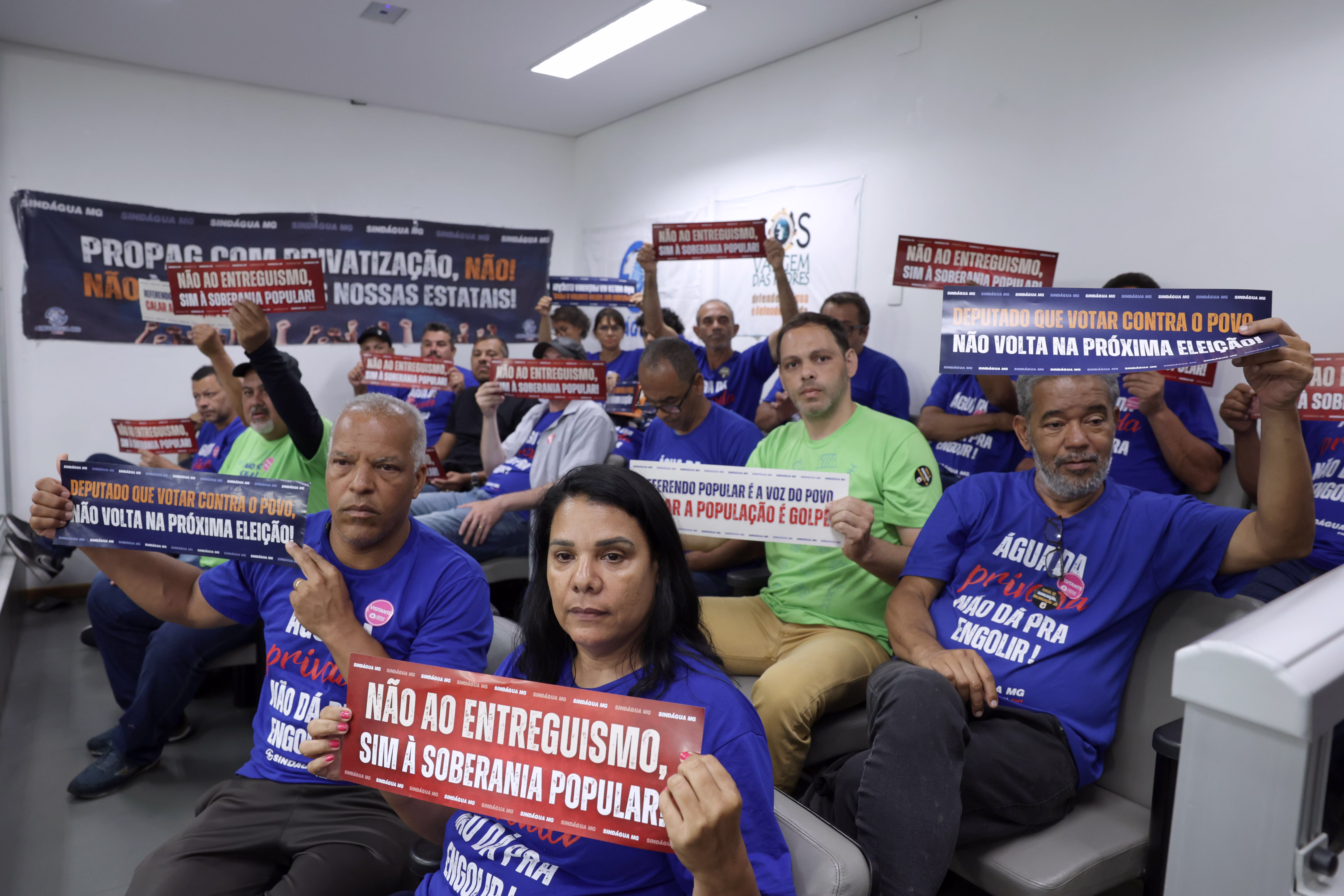 Protestantes se reuniram em oposição à privatização