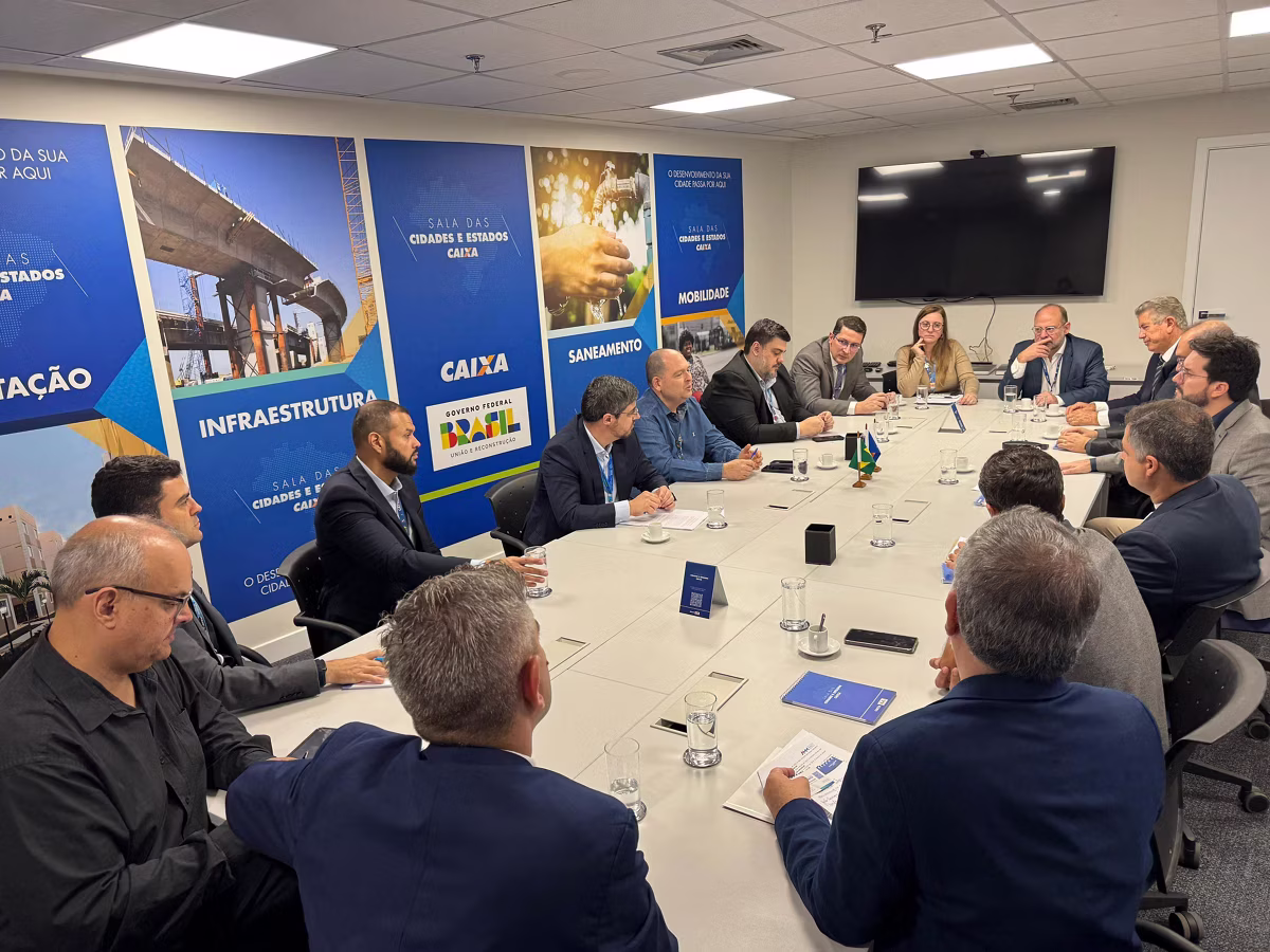 Prefeitos e representantes da Caixa Econômica Federal se encontraram para dar início às negociações sobre o ressarcimento