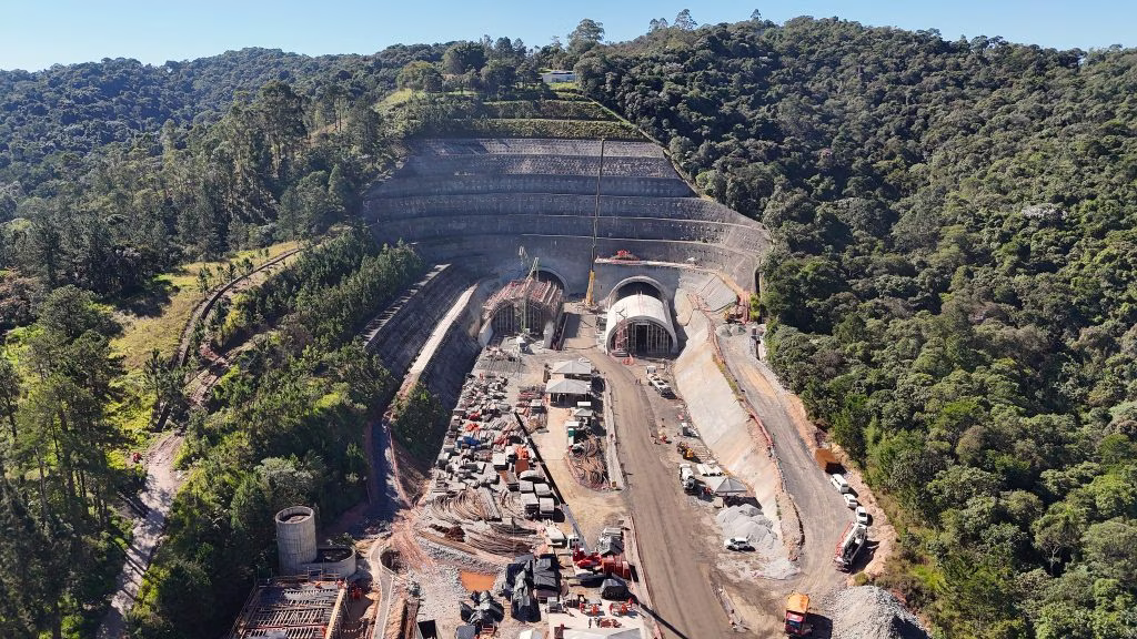 Mais de 10 mil empregos serão criados até a conclusão da obra