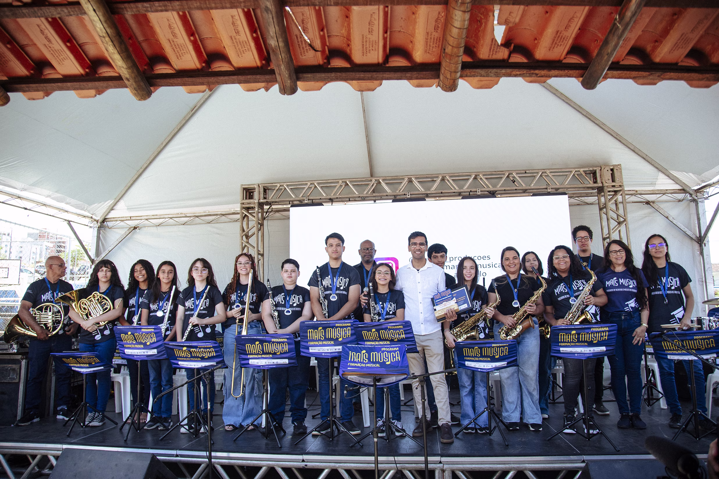 Fwd: Sugestão de pauta: Música instrumental e homenagens emocionam o público na Praça do Belvedere
