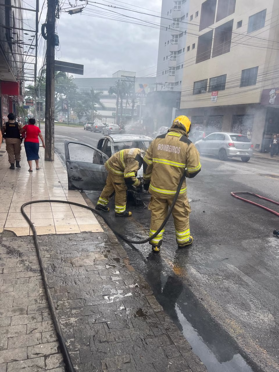 Claro, por favor, forneça a legenda que você gostaria que eu reescrevesse.