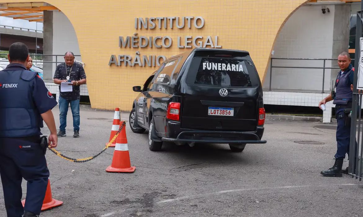 Corpos foram reconhecidos no Instituto Médico Legal do Rio de Janeiro