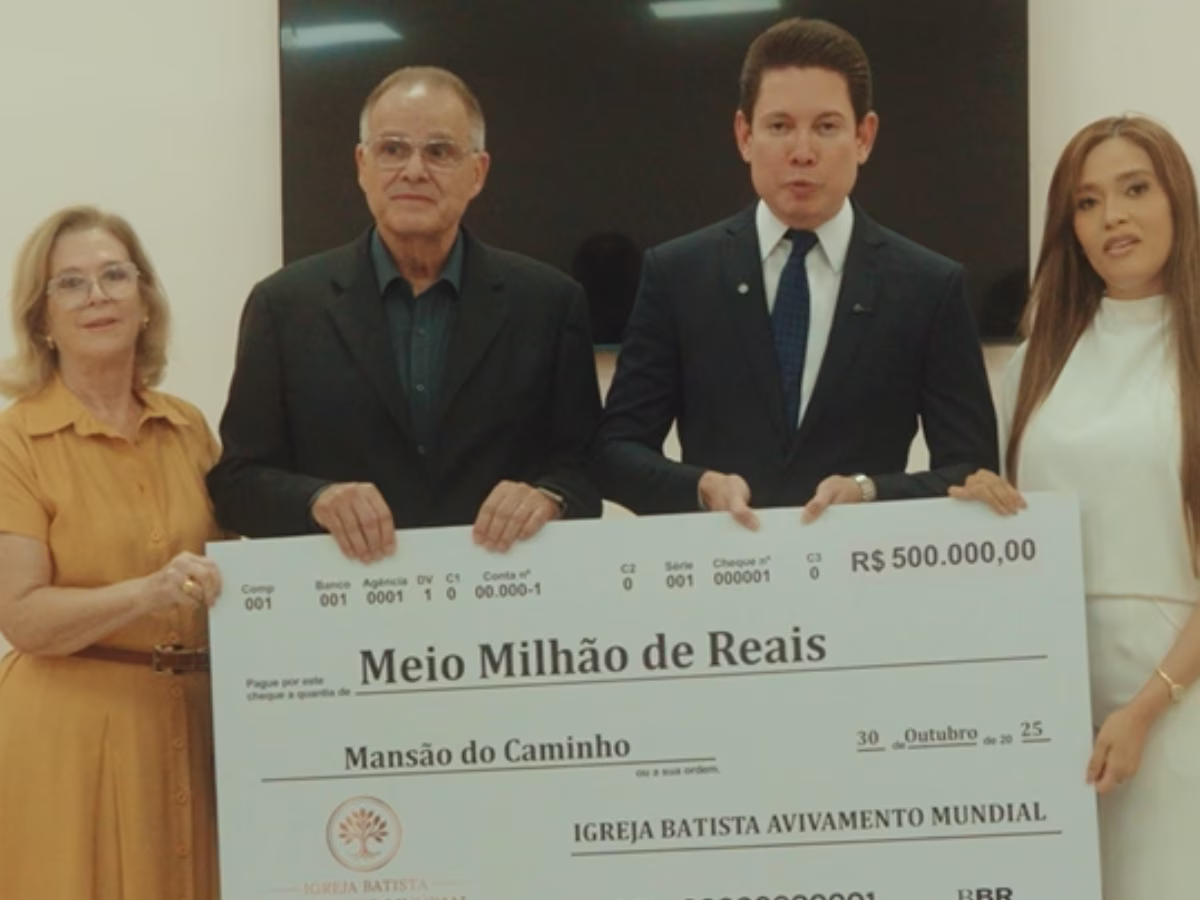 Bispo Bruno Leonardo entrega R$ 500 mil à Instituição de Caridade Espírita