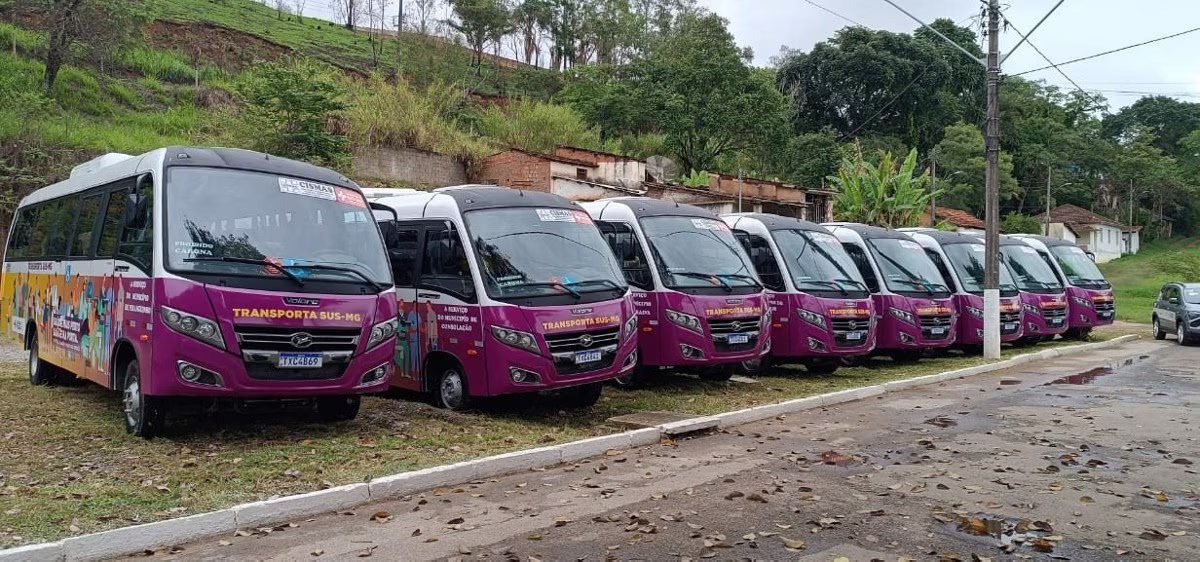 Minas ganhou 41 novos micro-ônibus do Transporta SUS nesta segunda-feira (3/11)