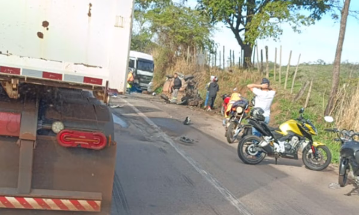 Motoristas são aconselhados a desviar da área e optar por rotas alternativas recomendadas por aplicativos de GPS