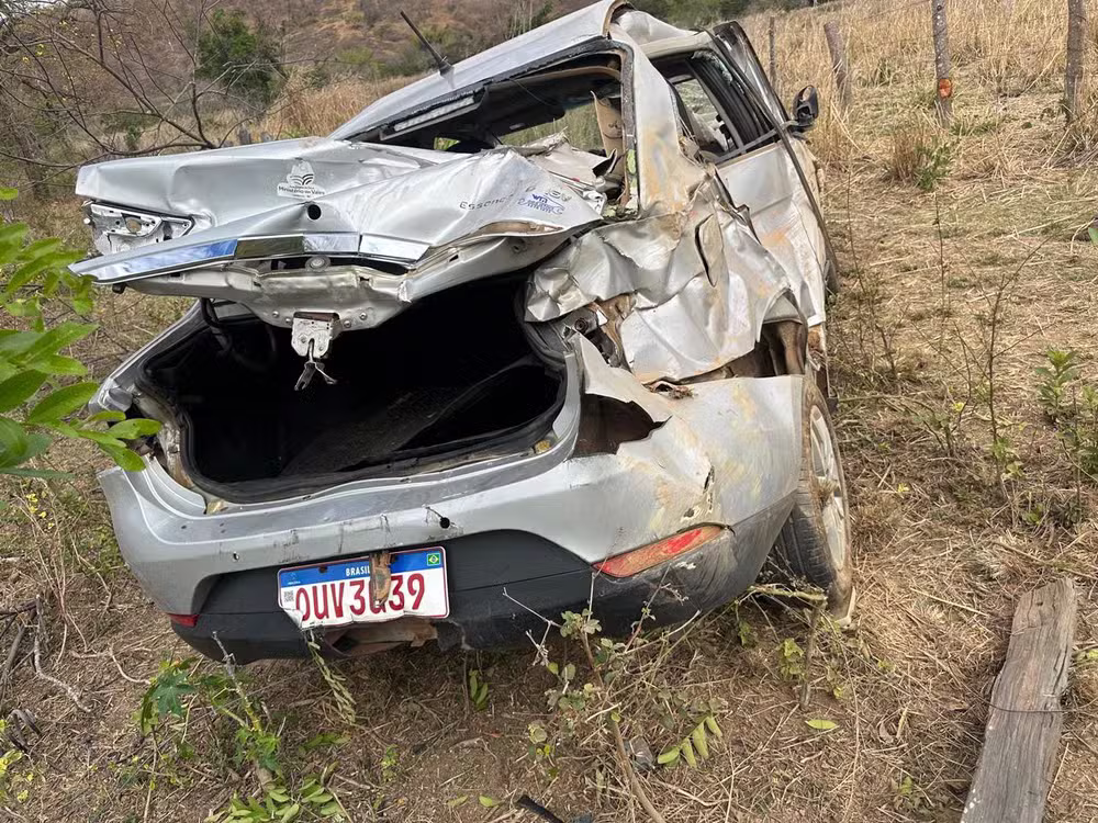 Carro foi encontrado capotado em Jampruca.