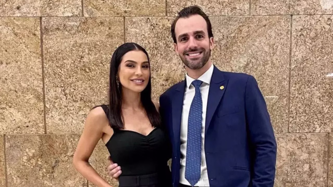 Em 2024, Cíntia registrou uma denúncia contra Lucas por agressores físicos e psicológicos