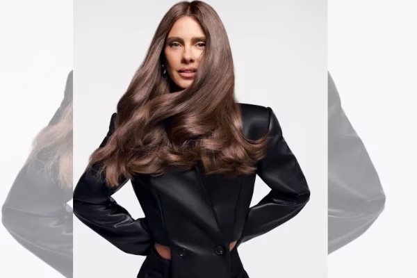 Com 47 anos, Carolina tem se destacado pela sua presença nas redes sociais