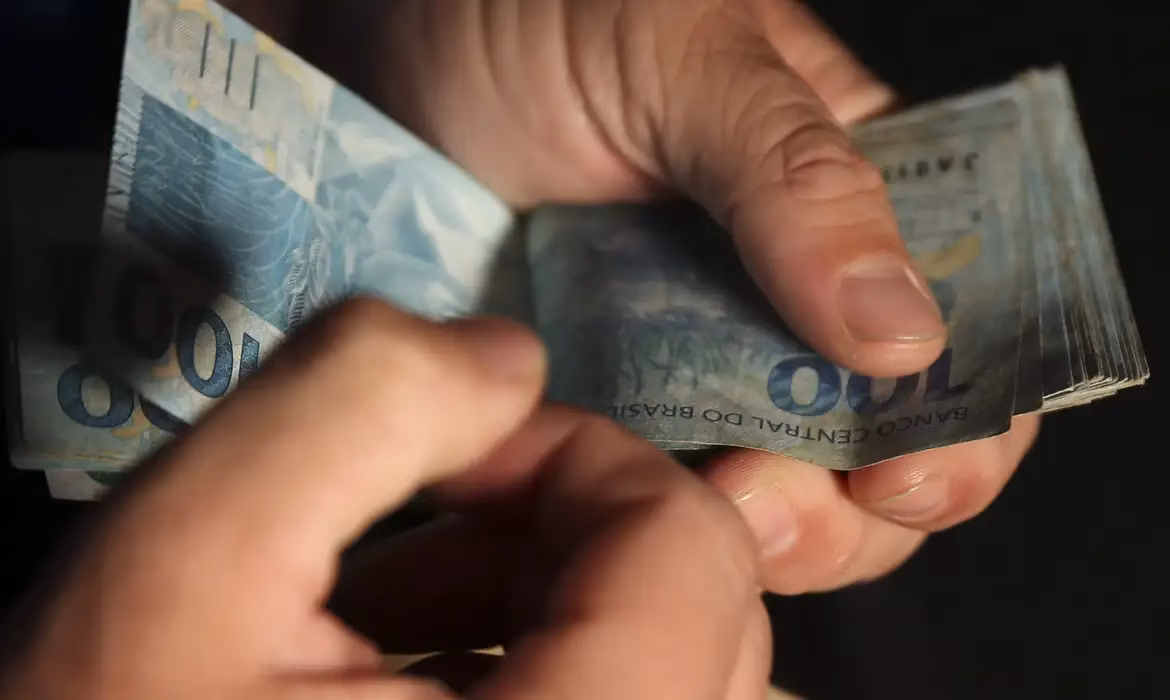 No total, R$ 361,6 bilhões foram retirados da caderneta de poupança