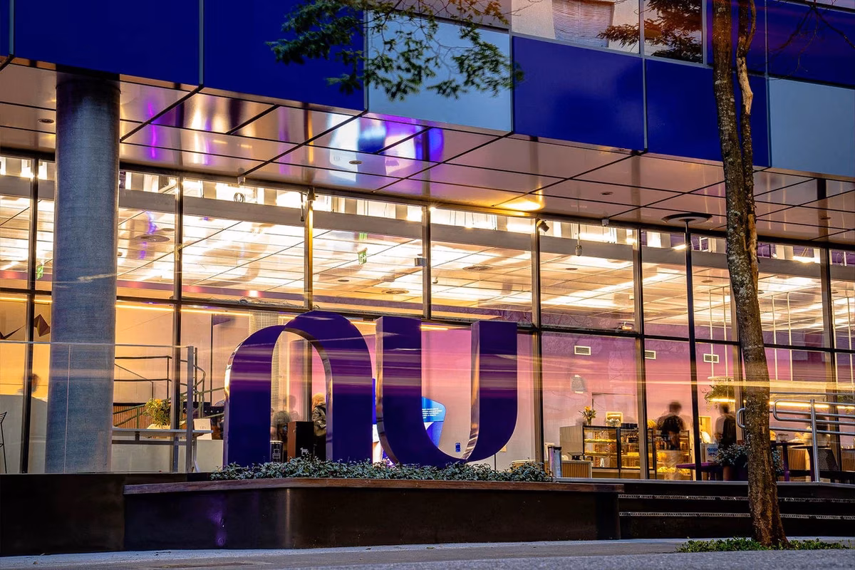 Nubank dispensa 12 colaboradores após desentendimento durante encontro