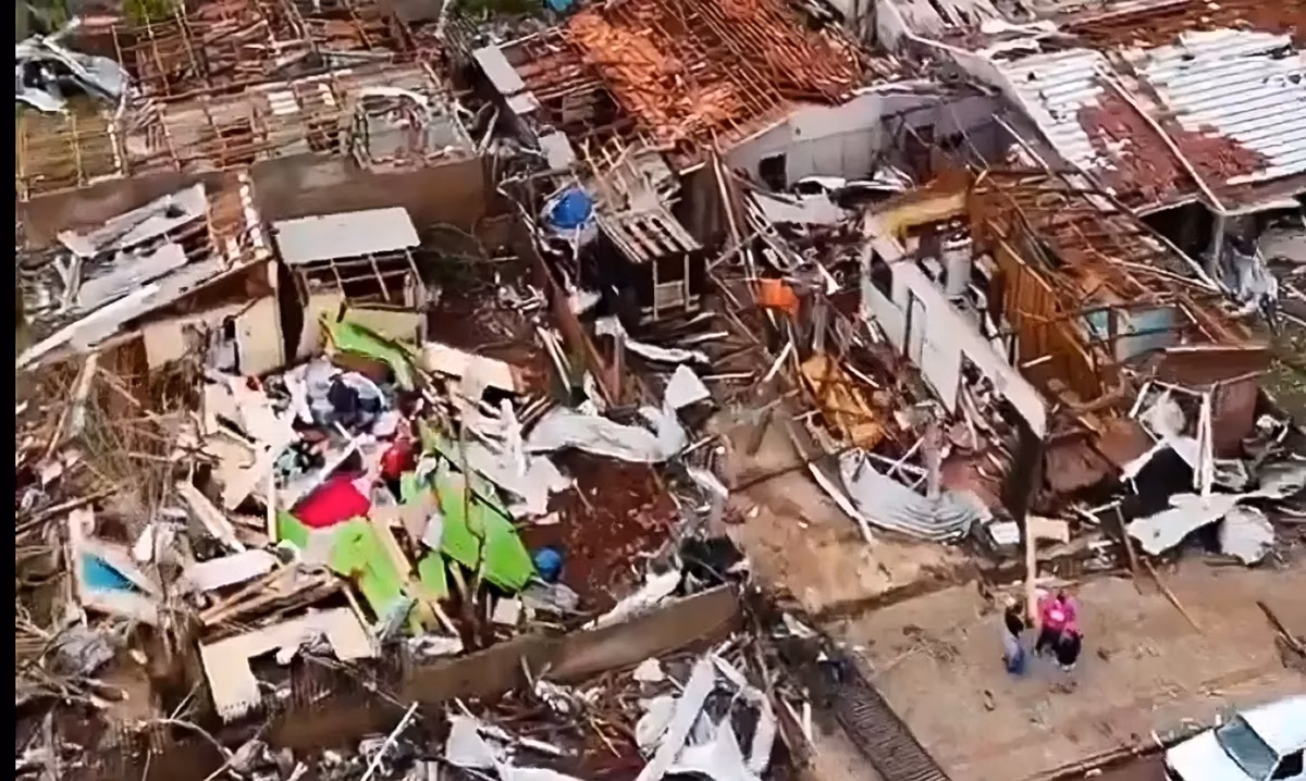 Mais de 750 pessoas ficaram feridas após a passagem de um tornado pelo Paraná