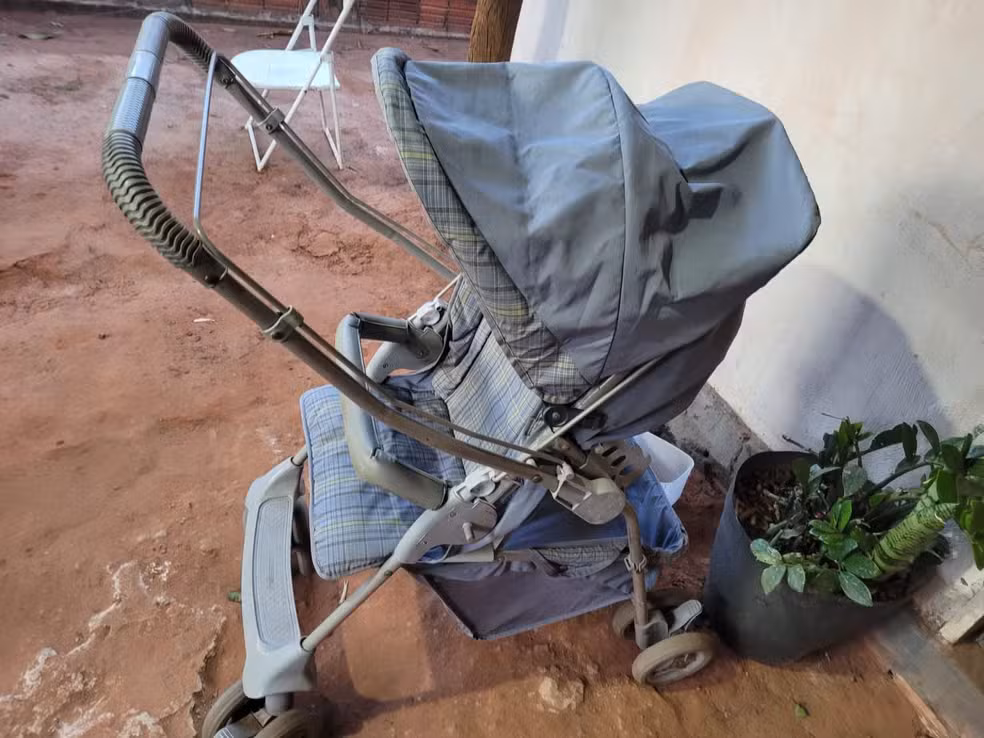 Conforme apurado pelas investigações, o casal empregou o carrinho de bebê para movimentar os restos mortais.