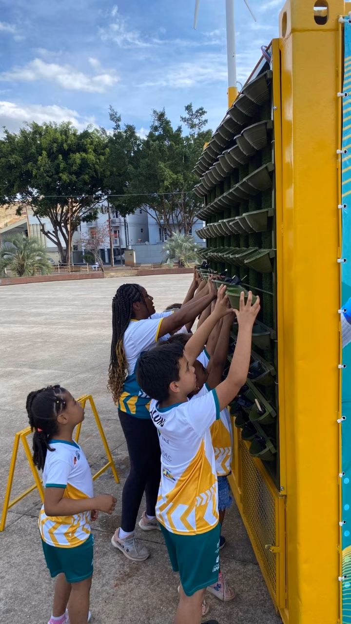 O ciclista terminou a corrida mesmo com o pneu furada e conquistou a terceira colocasaõ.