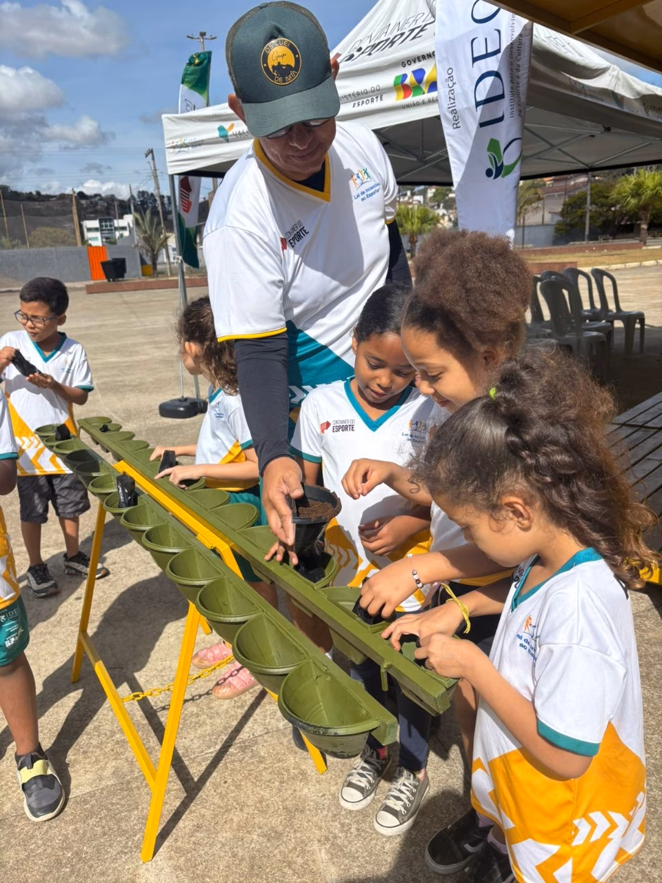 Você é um corretor ortográfico de legendas jornalísticas.