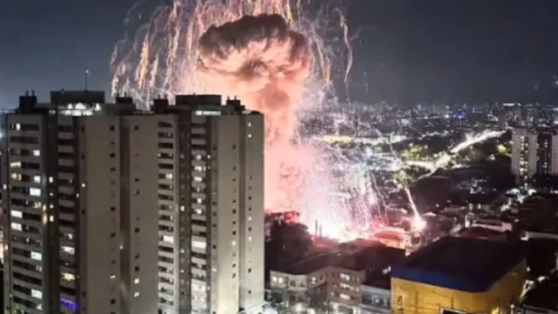 Um porta-voz do local, que optou por permanecer anônimo, declarou que aproximadamente dois terços da edificação 